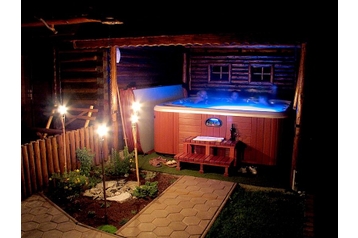 Eslovaquia Privát Uhorská Ves, Exterior